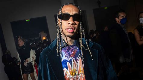 Tyga: US rapper arrested in domestic violence investigation after。